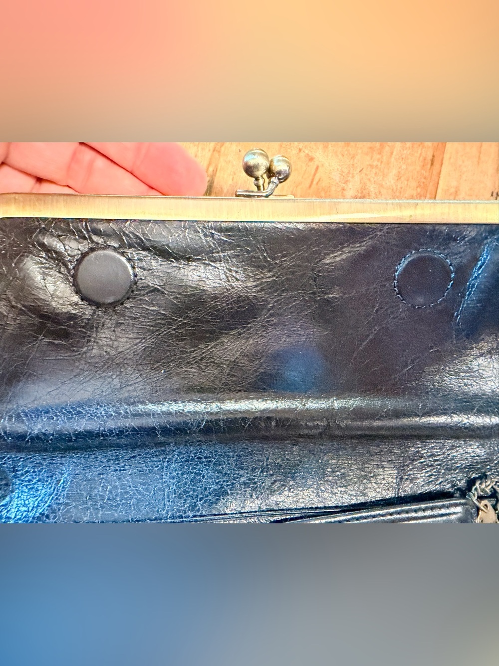 HOBO brand Black Leather Kiss-Lock Clutch Wallet - Picture 5 of 8